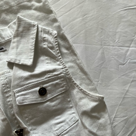 Denim white dress from Fashionnova. Never worn - Picture 3 of 3